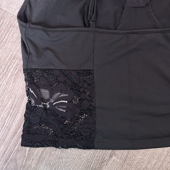 SHEIN curve black lace camisole - Picture 3 of 5